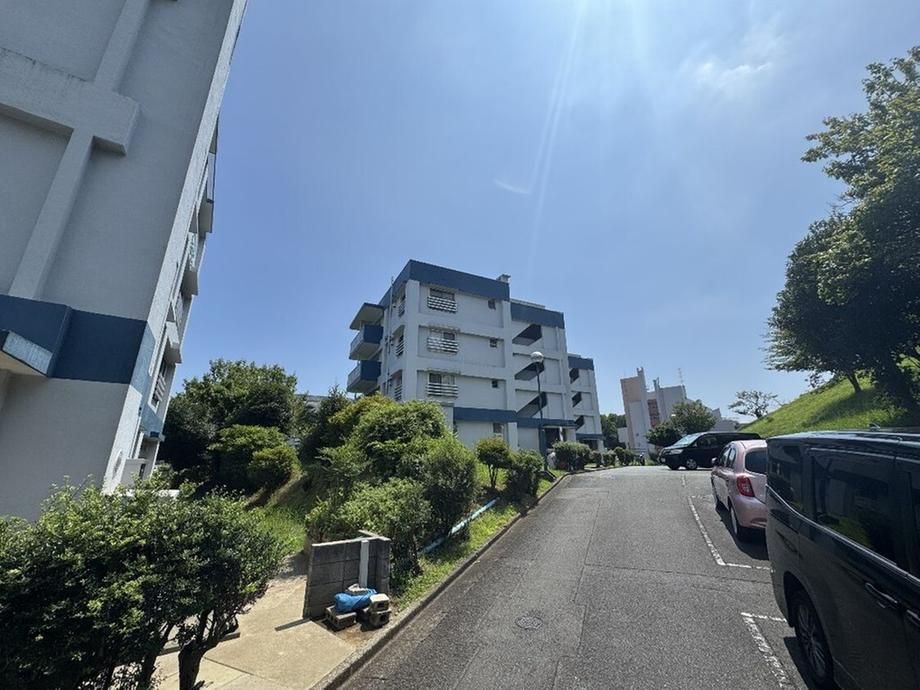 2LDK Apartment for Sale in Isogo, Yokohama - 66.45m2 - Thumbnail 2
