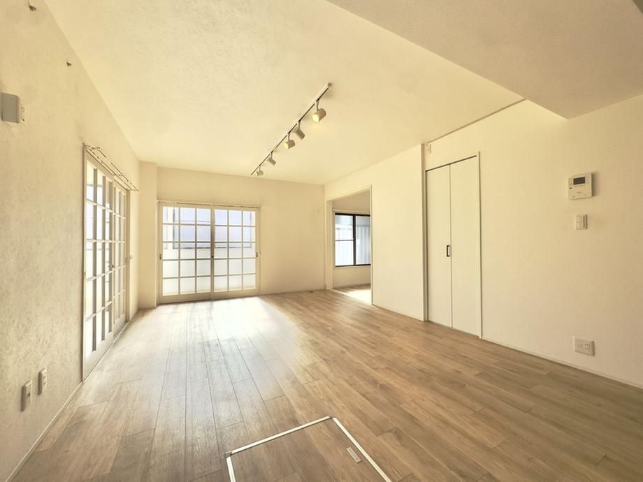 2LDK Apartment for Sale in Isogo, Yokohama - 66.45m2 - Thumbnail 4