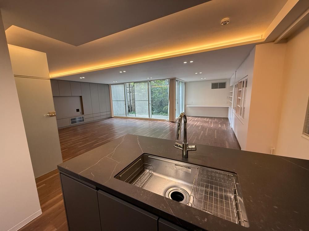 Daikanyama House 2LDK Apartment for Sale in Shibuya, Tokyo - Thumbnail 3