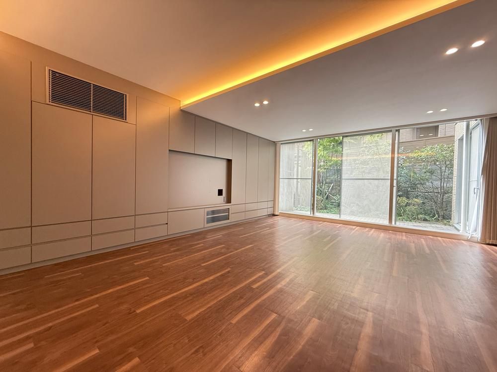 Daikanyama House 2LDK Apartment for Sale in Shibuya, Tokyo - Thumbnail 2