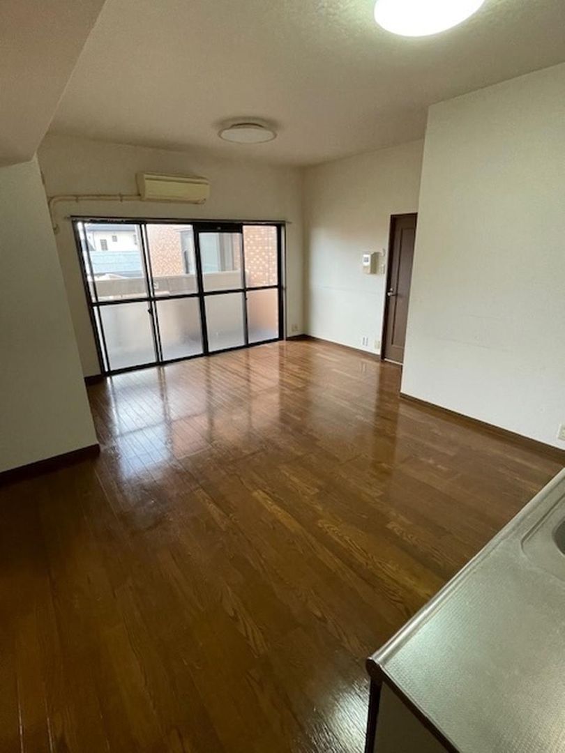 4LDK Apartment for Sale in Miyazaki City, Miyazaki Prefecture - Thumbnail 4