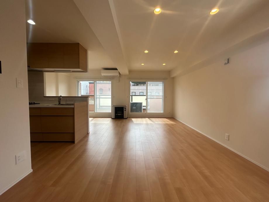 Renovated 1LDK Apartment in Sapporo Chuo-ku - Thumbnail 4