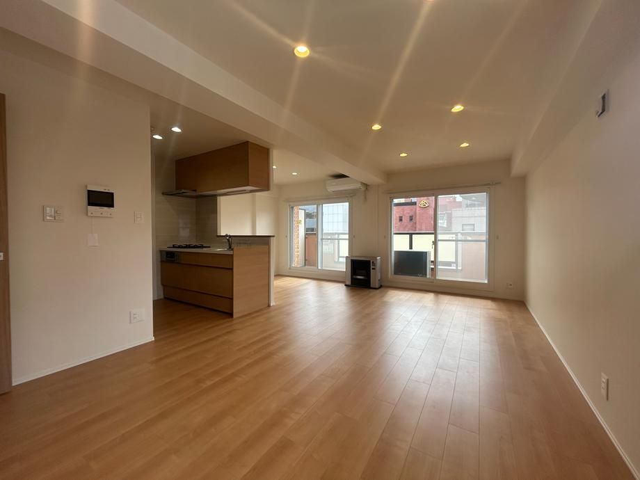 Renovated 1LDK Apartment in Sapporo Chuo-ku - Thumbnail 3