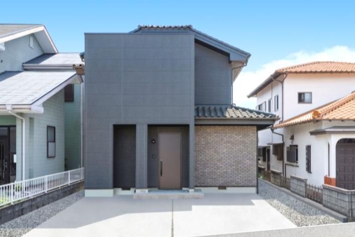 Dramatic Renovated 4LDK House with Mountain Views in Fuji City - Thumbnail 2