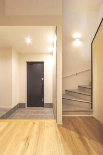 Dramatic Renovated 4LDK House with Mountain Views in Fuji City - Thumbnail 3
