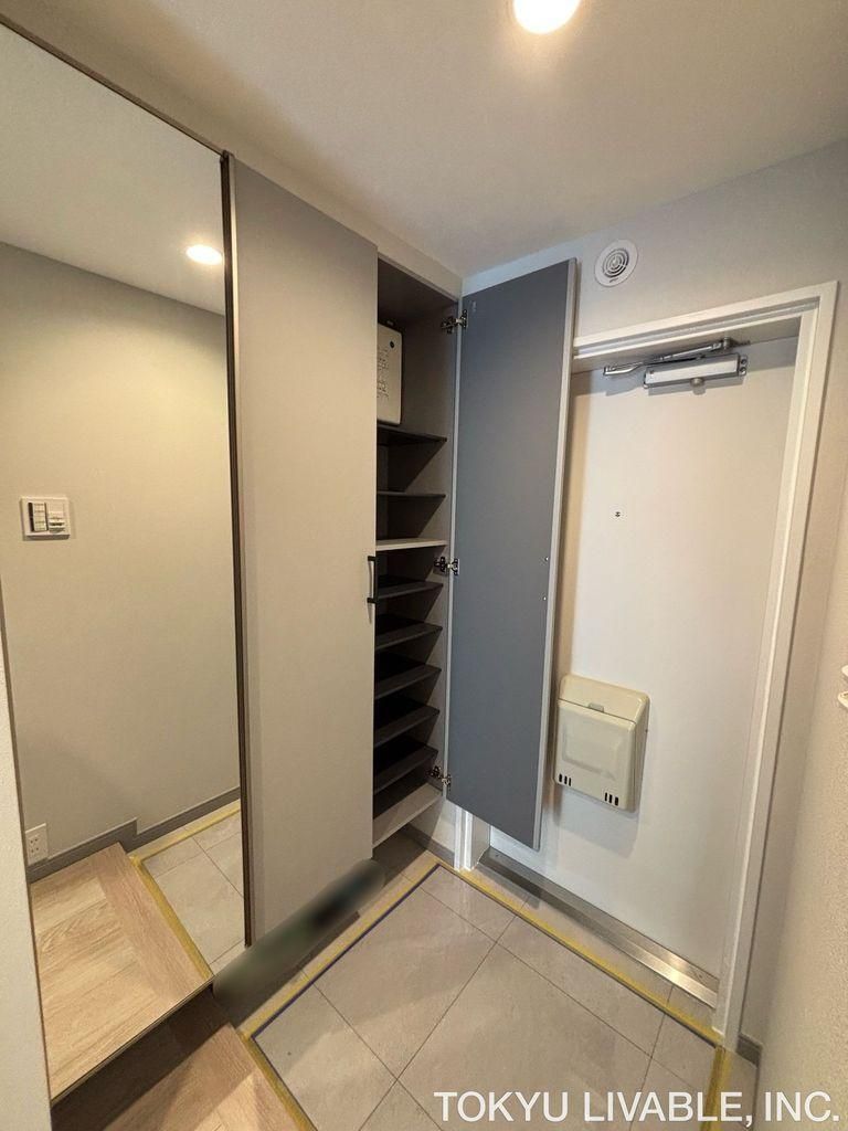 3LDK Renovated Apartment in Musashi Kosugi, Kawasaki - Thumbnail 2