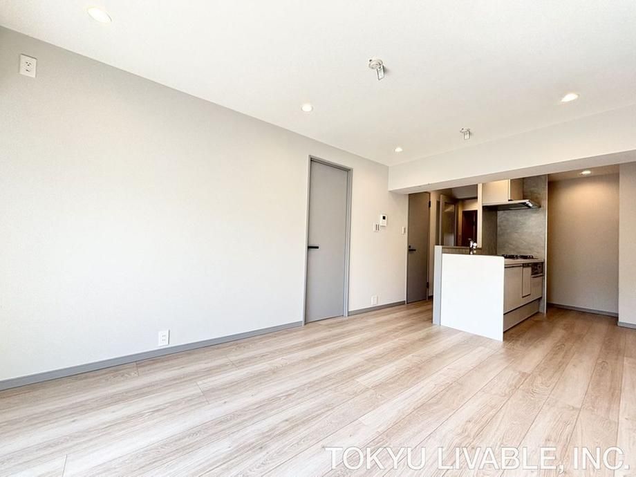 3LDK Renovated Apartment in Musashi Kosugi, Kawasaki - Thumbnail 4