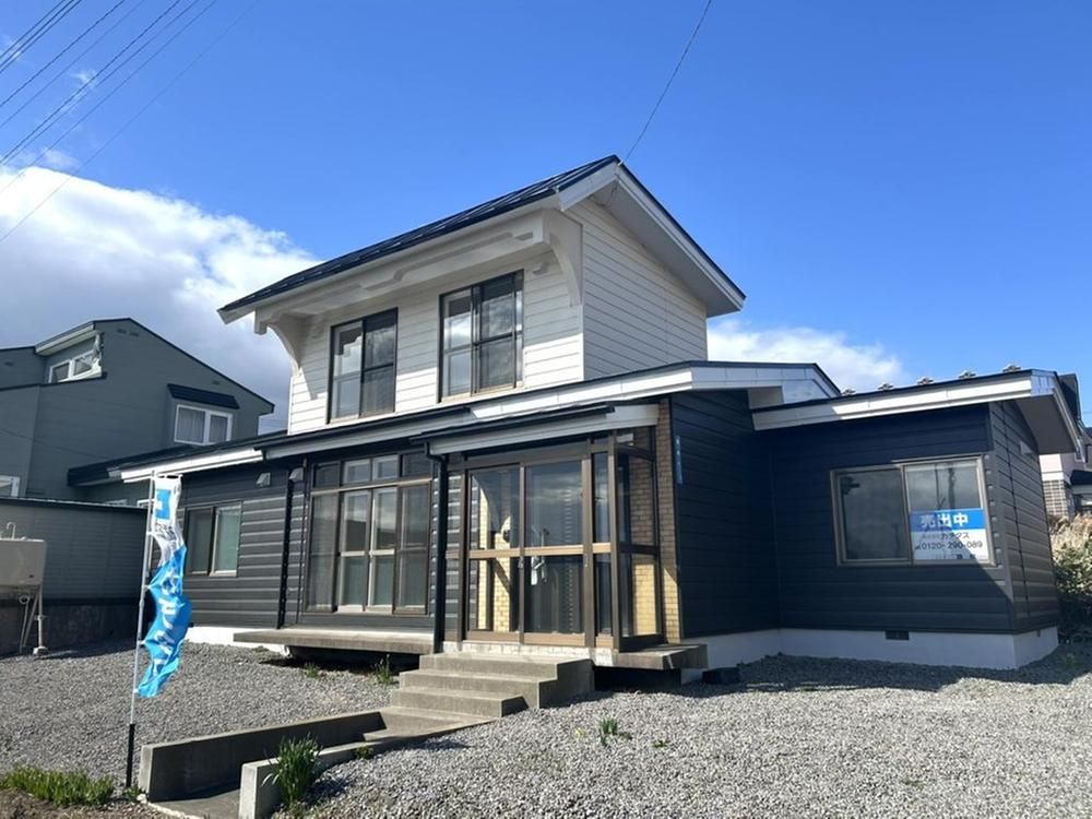 Renovated 4LDK House on Corner Lot in Muroran, Hokkaido - Thumbnail 2