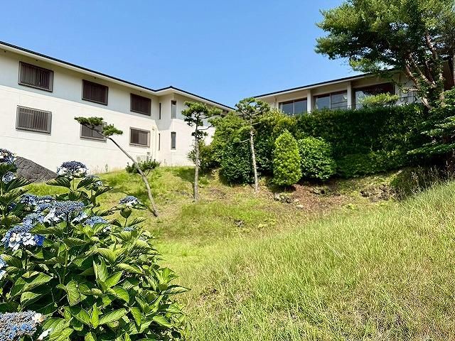 12LDK+S Mountain View Villa on 4035sqm Land in Itō, Shizuoka - Thumbnail 3