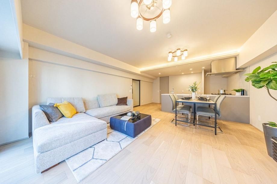 3LDK Apartment for Sale in Minami Aoyama, Minato-ku, Tokyo - Thumbnail 4