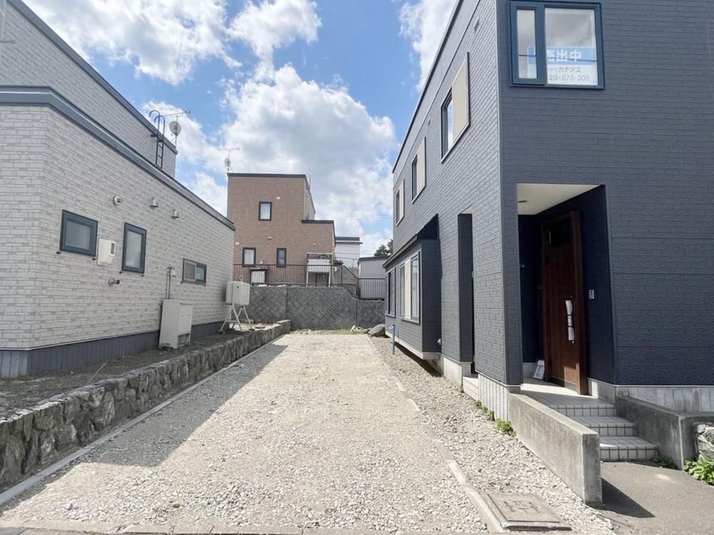 Renovated 4LDK House for Sale in Minami-ku, Sapporo - Thumbnail 3