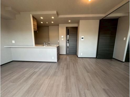 3LDK Corner Apartment in Central Nagoya Near Yabacho Station - Thumbnail 4
