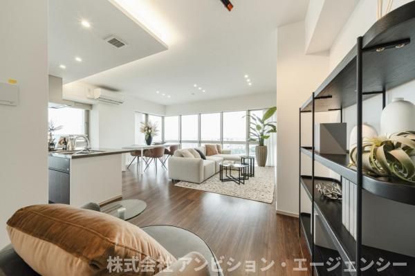 2LDK Apartment for Sale in Shinagawa, Tokyo - 85.68m2 - Thumbnail 3
