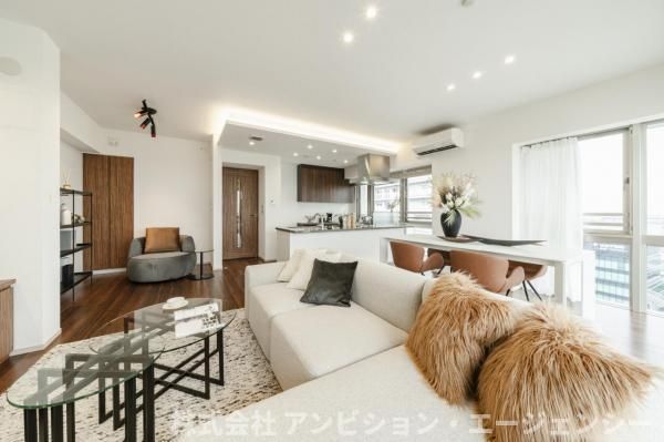 2LDK Apartment for Sale in Shinagawa, Tokyo - 85.68m2 - Thumbnail 4