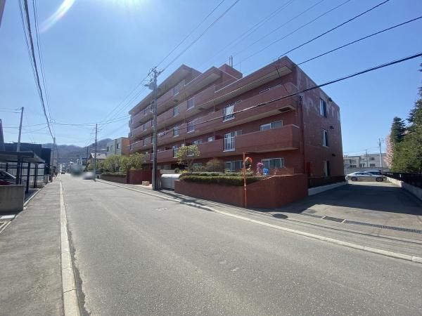 Renovated 1LDK Apartment for Sale in Nishi Ward, Sapporo - Thumbnail 3