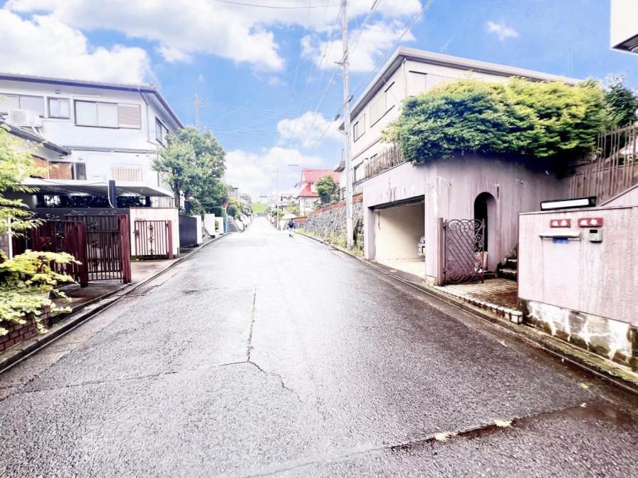 5LDK Detached House for Sale in Hachioji, Tokyo - Thumbnail 2