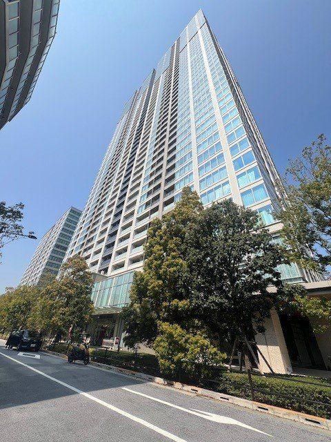1LDK Apartment for Sale in Shirokane, Minato-ku, Tokyo - Thumbnail 3