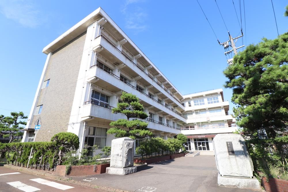 Renovated 4LDK House near Echigo-Sone Station, Niigata - Thumbnail 3