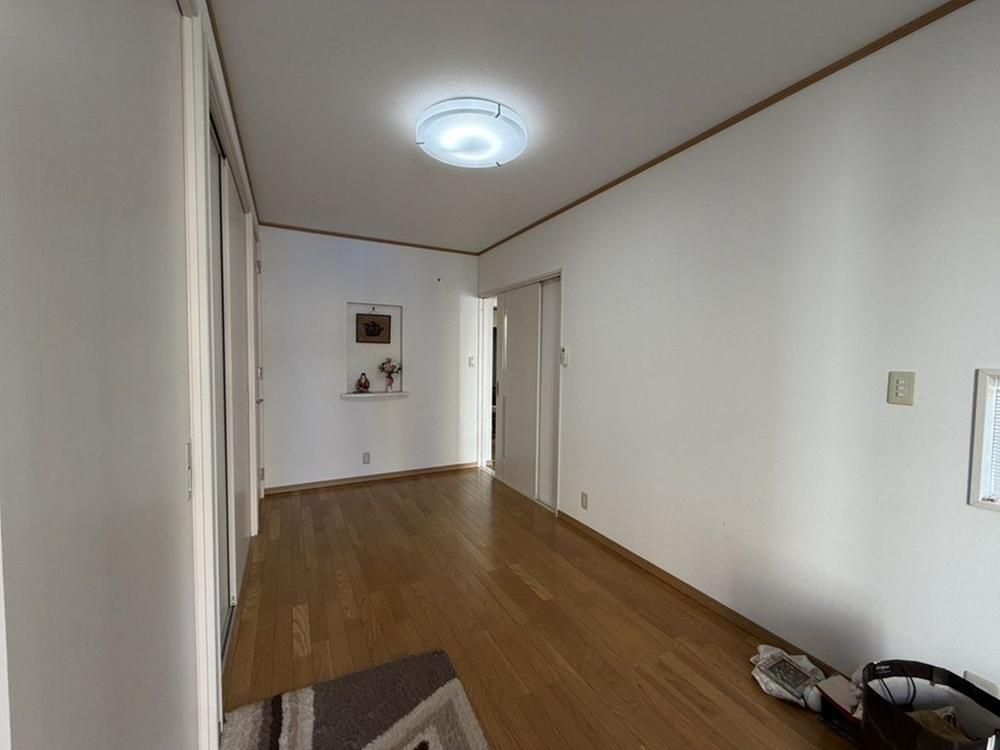 5DK House for Sale in Mihara, Hiroshima - 349m² Land - Thumbnail 4