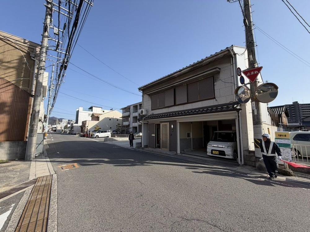 5DK House for Sale in Mihara, Hiroshima - 349m² Land - Thumbnail 2