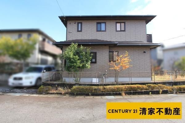 5LDK Misawa Home in Kasugai with 2025 Renovations & Corner Lot - Thumbnail 3