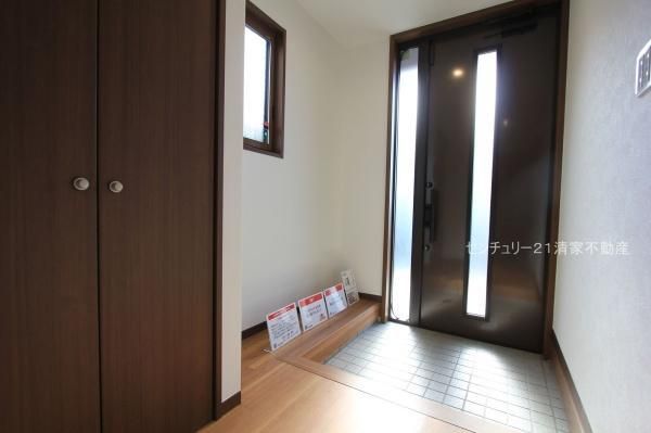 5LDK Misawa Home in Kasugai with 2025 Renovations & Corner Lot - Thumbnail 4