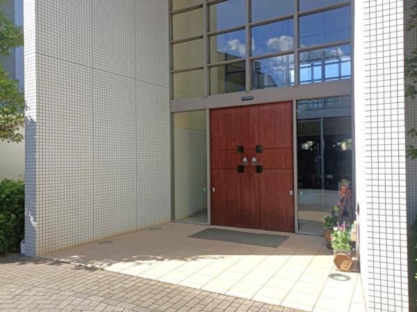 Renovated 3LDK Apartment in Funabashi with Private Garden - Thumbnail 4