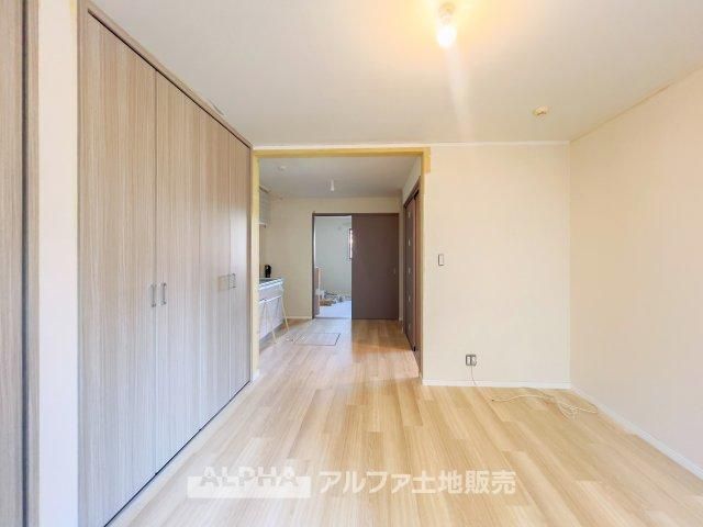 Renovated 3LDK+S House for Sale in Hino, Tokyo - Thumbnail 4