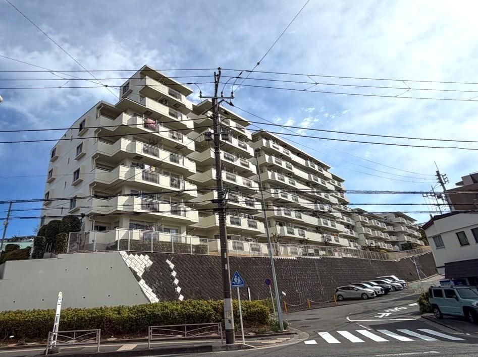 Renovated 3LDK+S Apartment Near Nokendai Station, Yokohama - Thumbnail 3