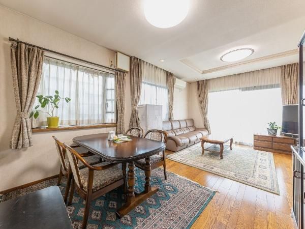 6LDK House for Sale in Izumi City, Osaka - 207.9 sqm Land - Thumbnail 4