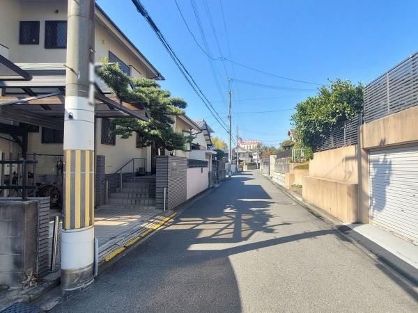 6LDK House for Sale in Izumi City, Osaka - 207.9 sqm Land - Thumbnail 2