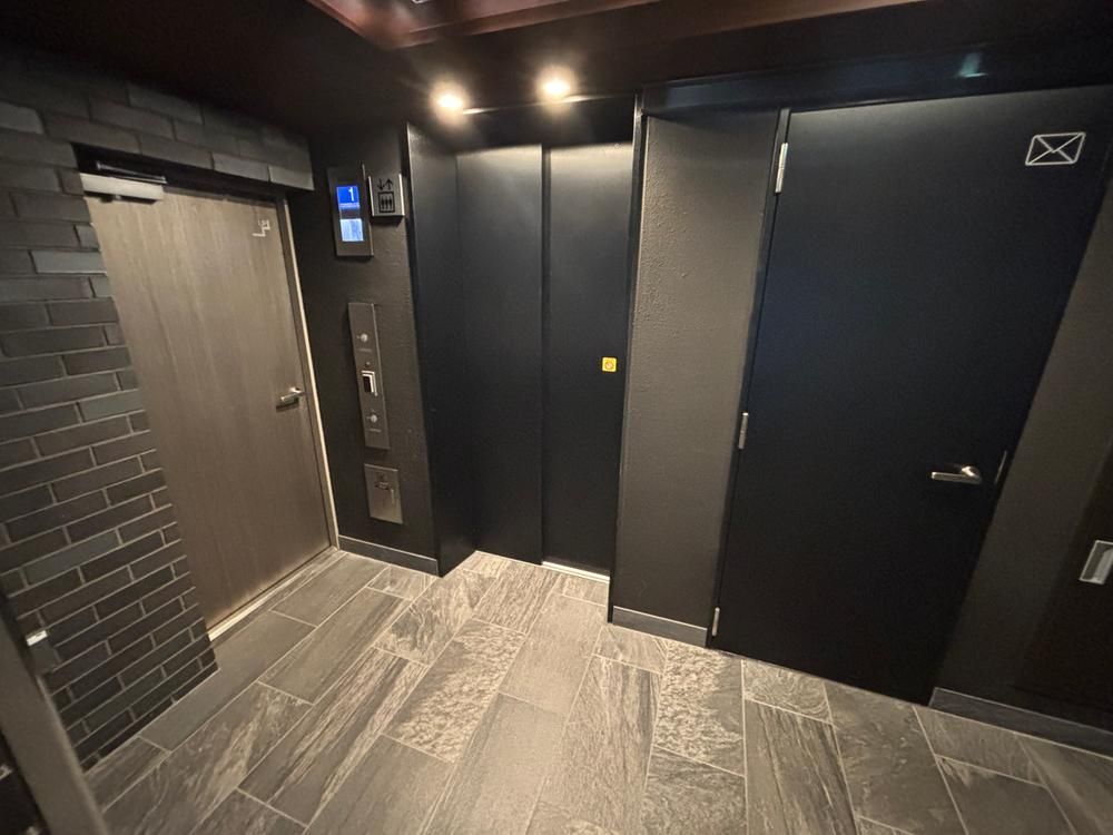 1LDK Apartment for Sale in Kawasaki City, Kanagawa - Thumbnail 2