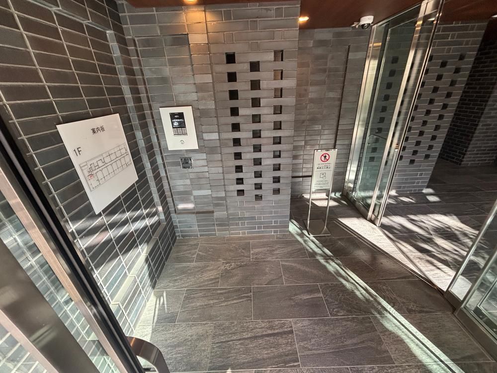1LDK Apartment for Sale in Kawasaki City, Kanagawa - Thumbnail 3