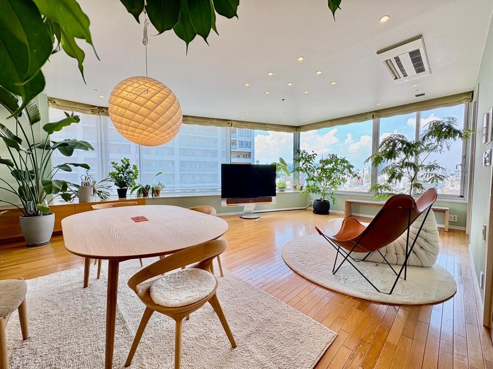 Aoyama Park Tower 2LDK+2S Apartment for Sale in Shibuya, Tokyo - Thumbnail 3