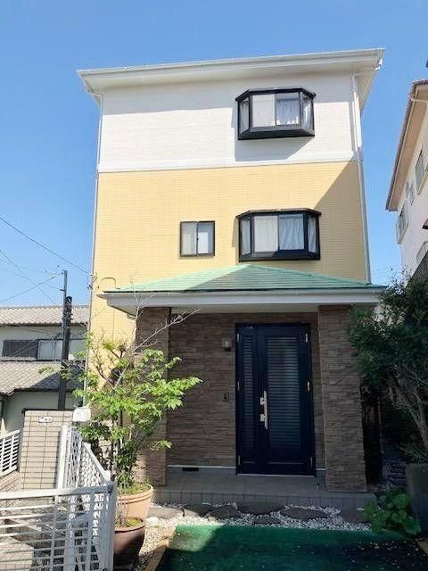 4LDK Detached House for Sale in Hadano City with Mountain Views - Thumbnail 2