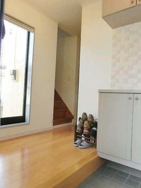 4LDK Detached House for Sale in Hadano City with Mountain Views - Thumbnail 4