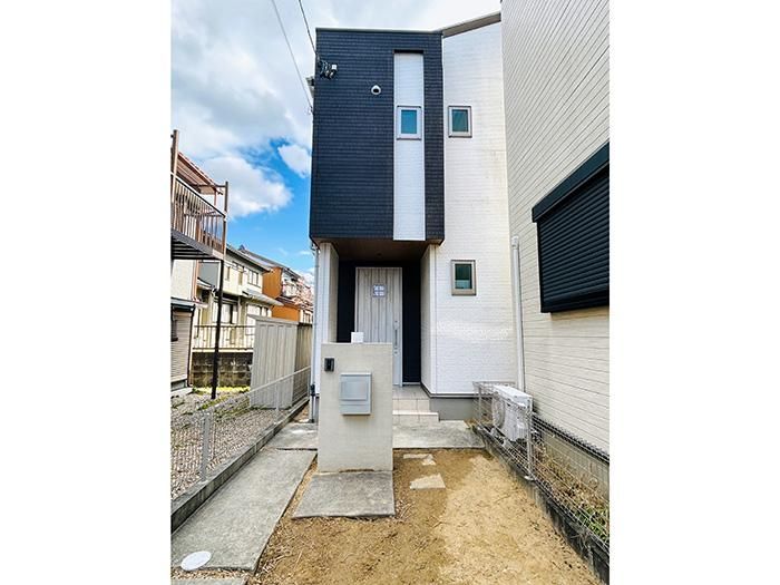 Renovated 2LDK House in Minami Ward, Nagoya with Parking - Thumbnail 2