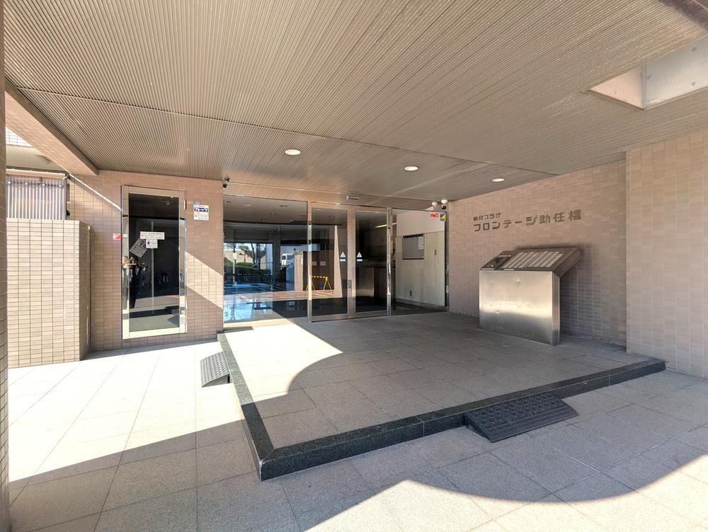 Renovated 2LDK Apartment in Tokushima City, 65.2 sqm - Thumbnail 3