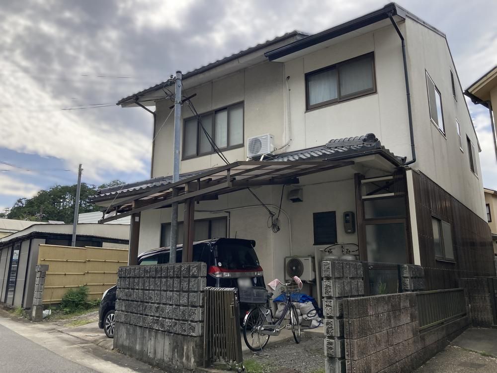 5LDK Steel-Frame House for Sale in Iwakura, Kyoto - Image 1
