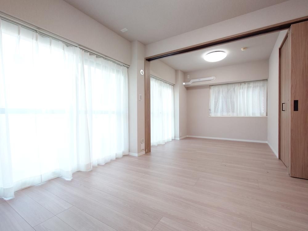 Renovated 4LDK Apartment in Fukuoka City with Private Garden - Thumbnail 4
