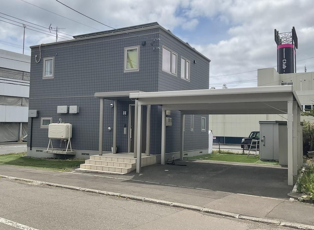 5LDK+S Detached House in Minami-ku, Sapporo with Solar Panels - Thumbnail 2