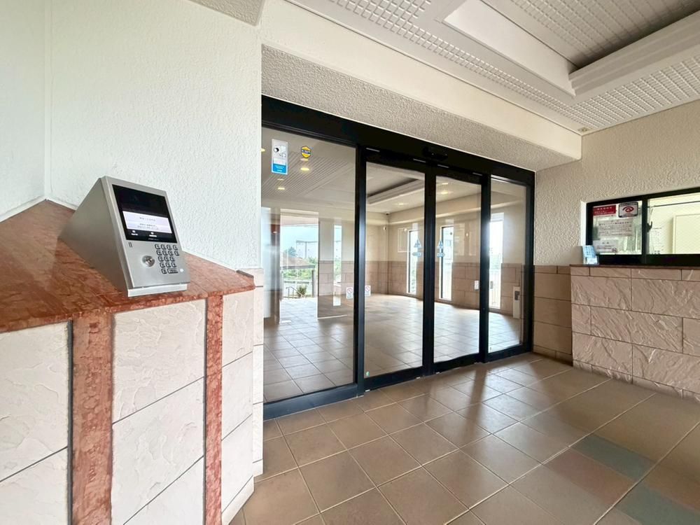 Renovated 2LDK Apartment for Sale in Atsugi, Kanagawa - Thumbnail 3