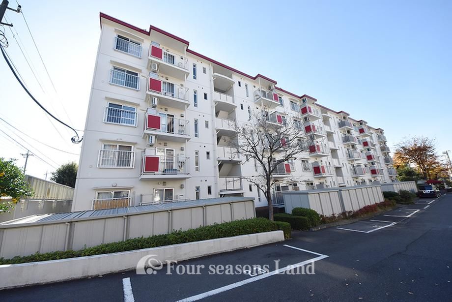 Renovated 3LDK Apartment in Fujisawa, Kanagawa - Thumbnail 2