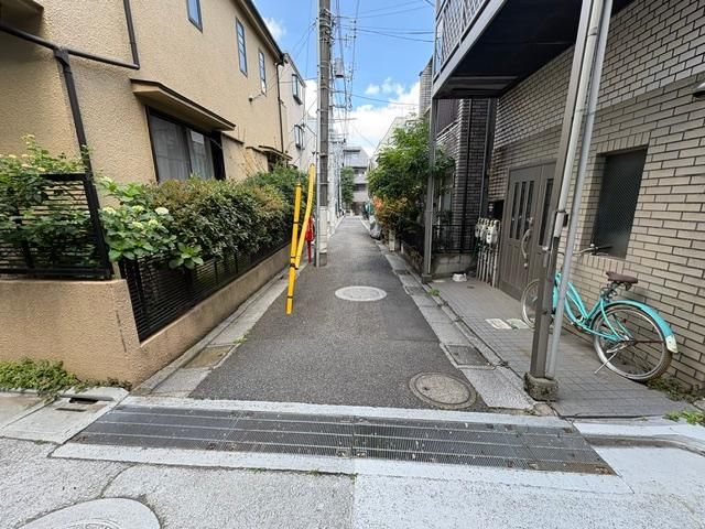 2DK RC House for Sale in Ota-ku, Tokyo near Nagahara Station - Thumbnail 3