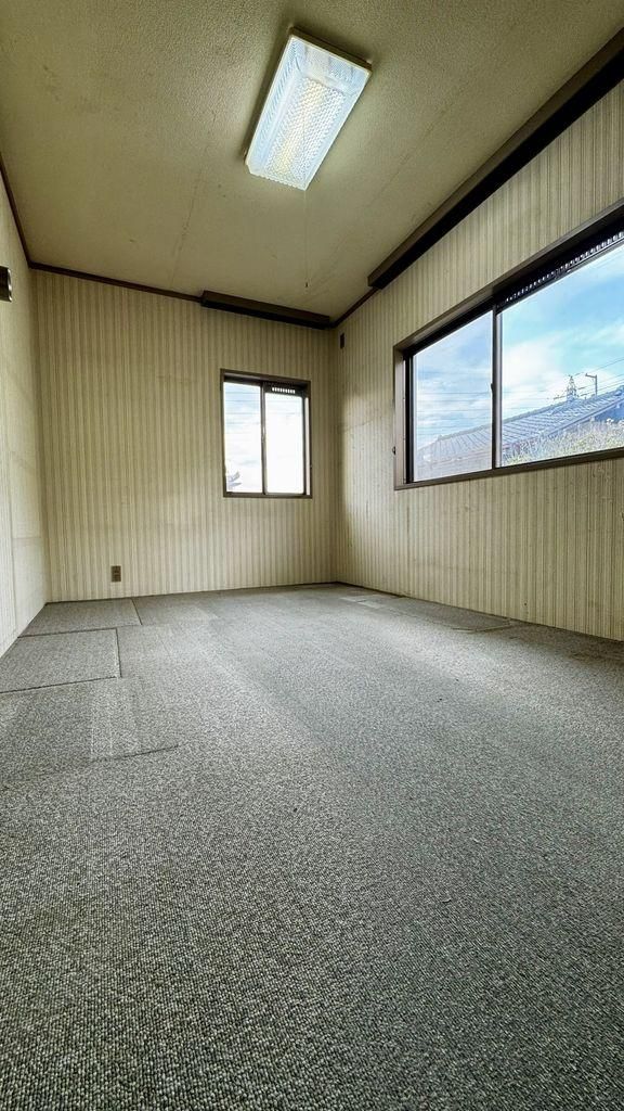 5LDK Detached House with Garden for Sale in Ikeda, Osaka - Thumbnail 4