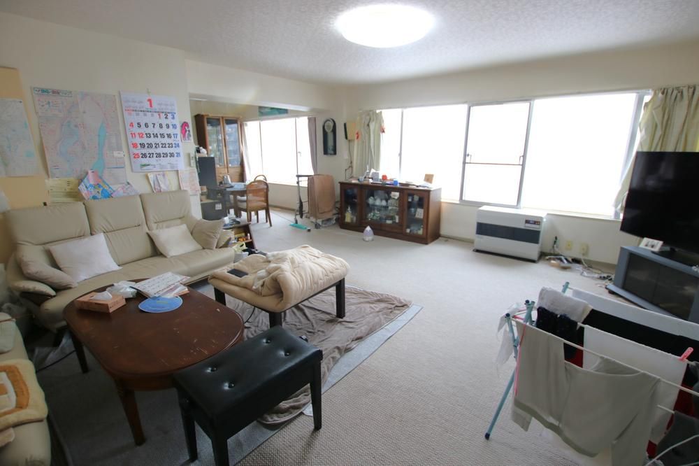 Spacious 4LDK Apartment for Sale in Minami-ku, Sapporo - Thumbnail 2