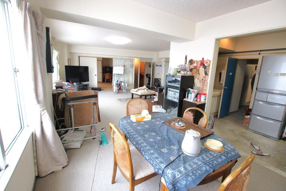 Spacious 4LDK Apartment for Sale in Minami-ku, Sapporo - Thumbnail 3