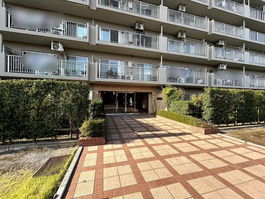 Renovated 3LDK Apartment with Private Garden near Wakaba Station - Thumbnail 4