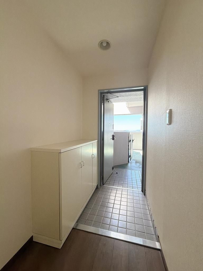 Ferris Court Saihocho 2LDK Apartment in Takamatsu, Kagawa - Thumbnail 4