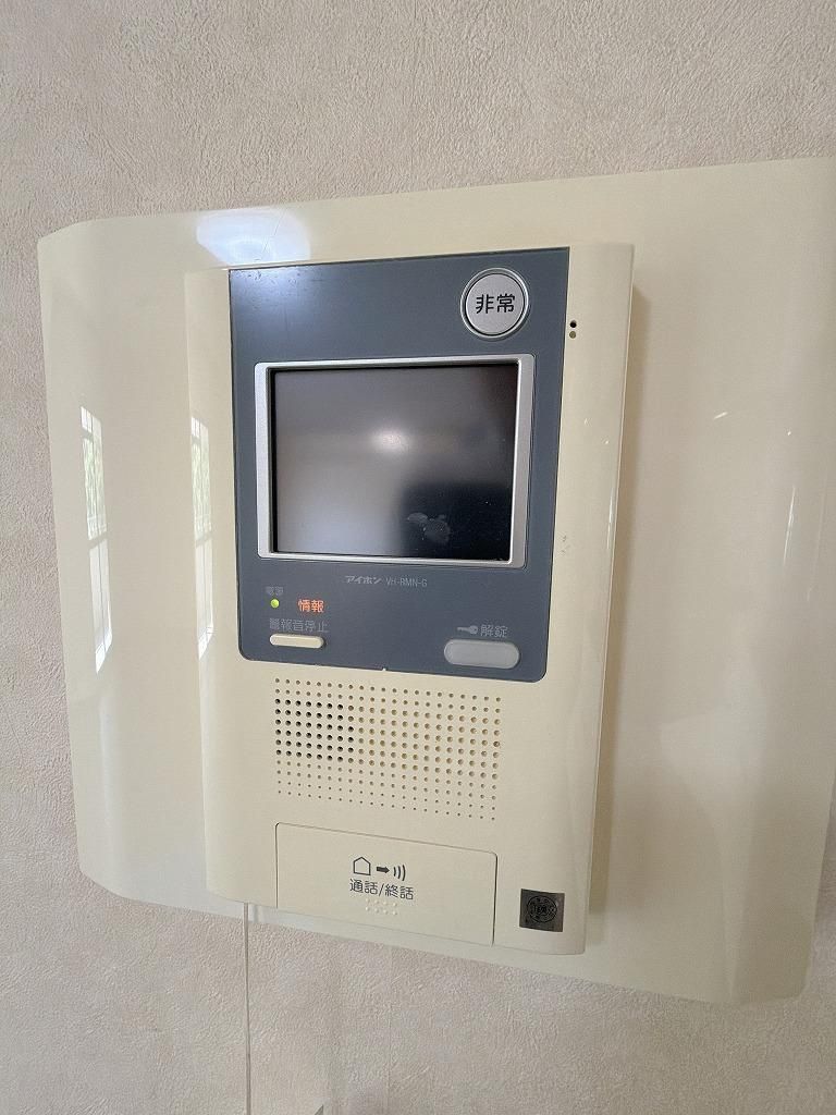 Ferris Court Saihocho 2LDK Apartment in Takamatsu, Kagawa - Thumbnail 3